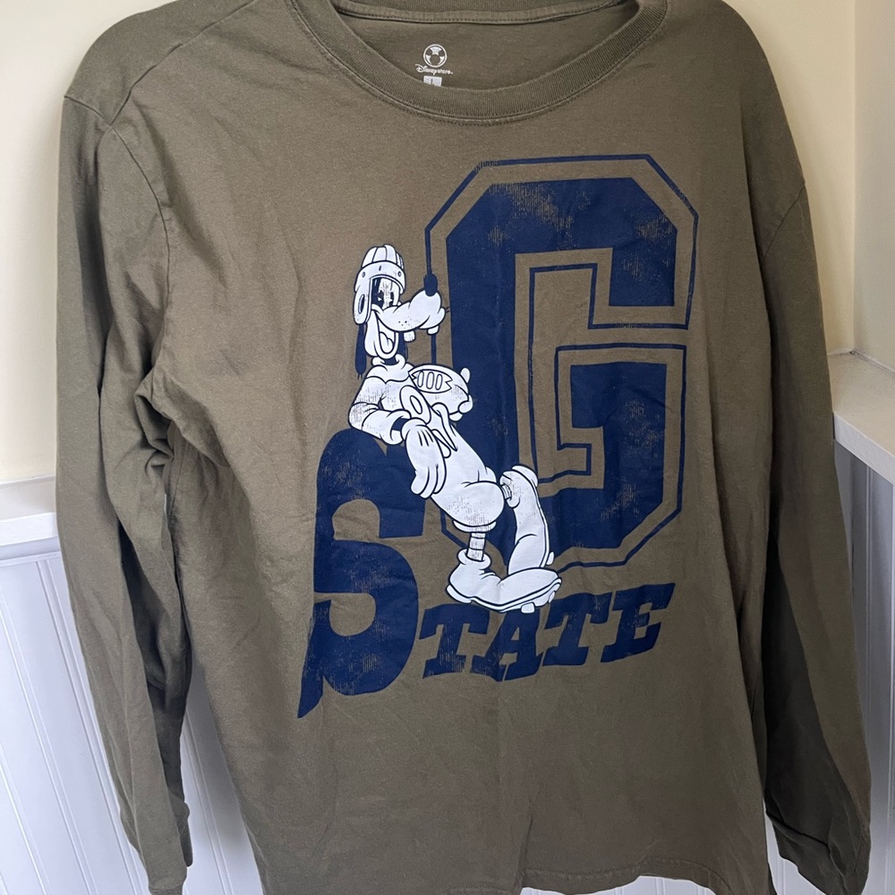 BROWN AND NAVY MENS LARGE DISNEY BRAND “GOOFY STATE” LONG SLEEVE TEE SHIRT